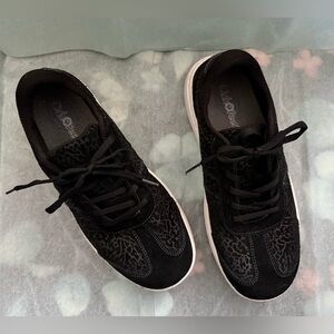 Orthofeet Stroll Sneakers - size 9